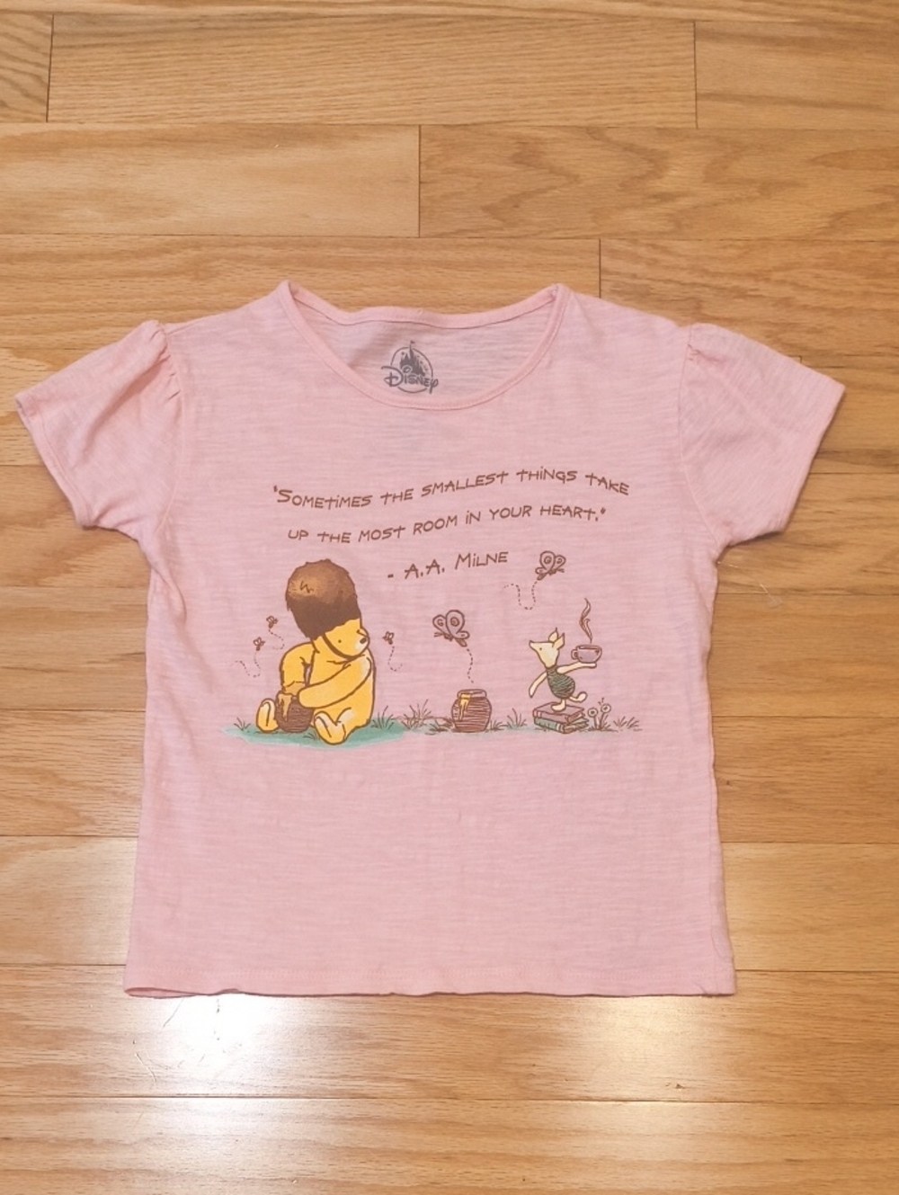 Disney Parks Short Sleeve Winnie the Pooh Book Quote Tee Size M 7/8 NWOT